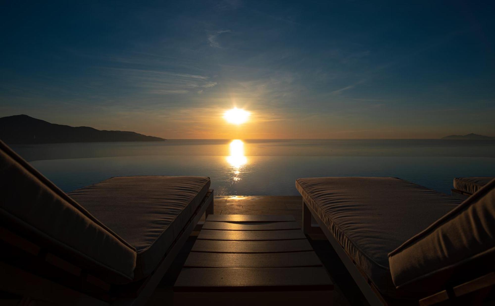 M Hotel Danang Εξωτερικό φωτογραφία Sunset at the Dead Sea