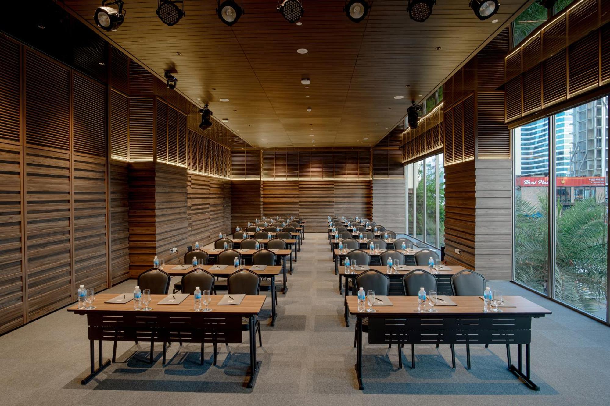 M Hotel Danang Εξωτερικό φωτογραφία The interior of the conference room