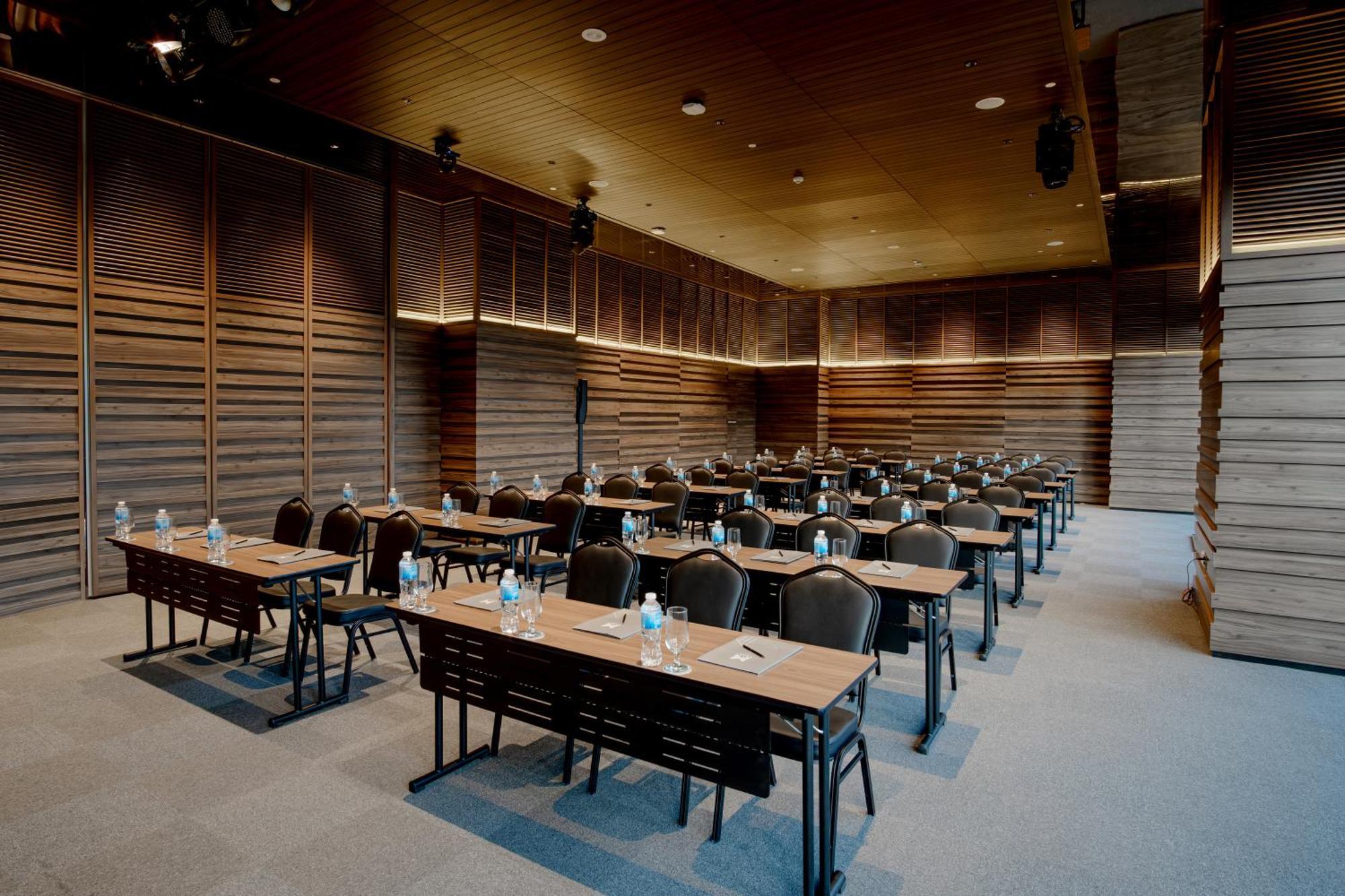 M Hotel Danang Εξωτερικό φωτογραφία The interior of the conference room