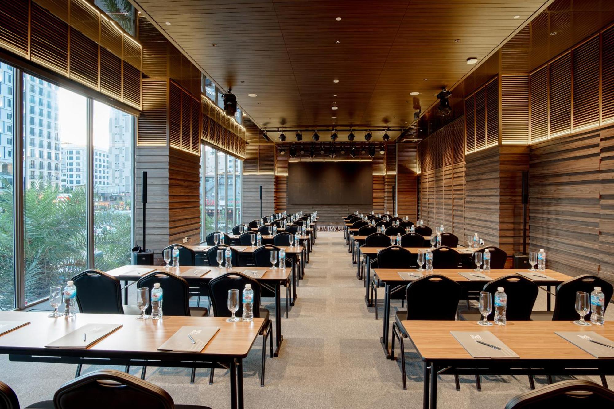 M Hotel Danang Εξωτερικό φωτογραφία The 10th floor of the library