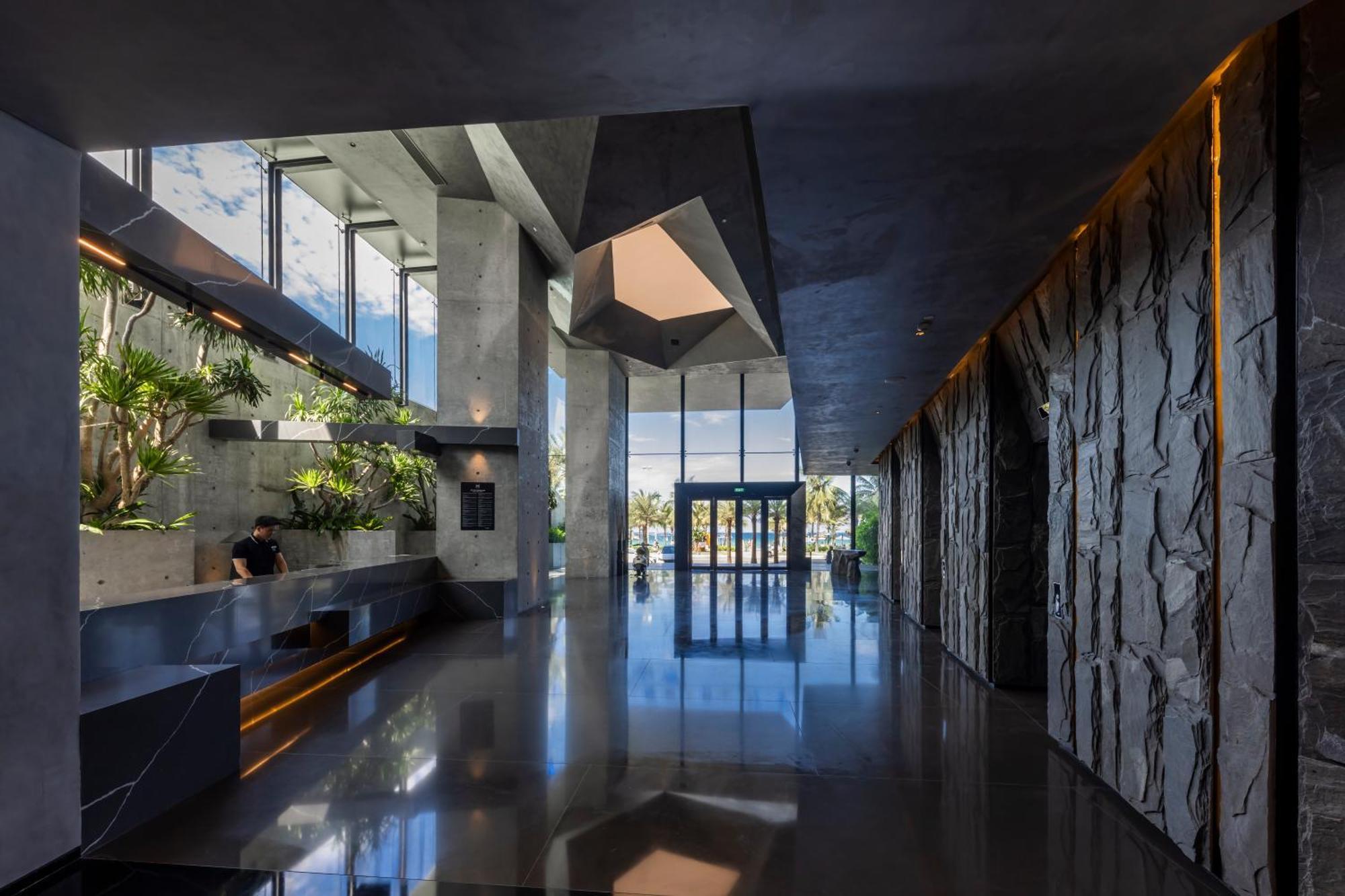 M Hotel Danang Εξωτερικό φωτογραφία Interior of the hotel